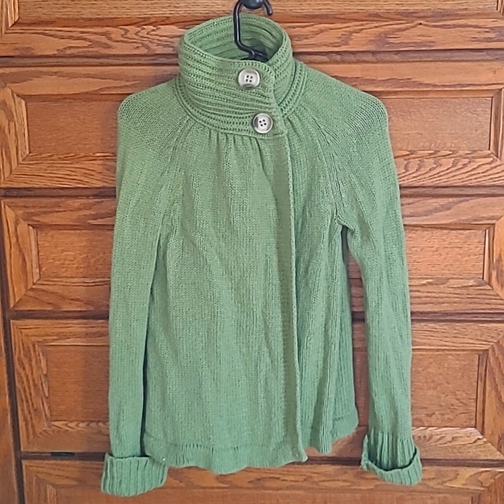 Old Navy green knit sweater size Medium
